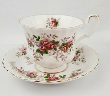 ROYAL ALBERT TOP Vintage Tasse Untertasse Bone China Porzellan LAVENDER ROSE