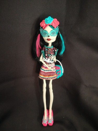 100 komplett monster high - komplett,