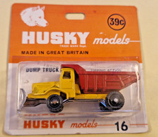 Husky Models No.16 Dump Truck Dozer, Modellauto auf Karte Neu in OVP