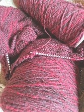 Effektgarn Weinrot ROSSO 1.580 Gramm teils verstrickt