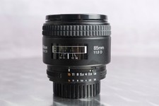 Nikon AF Nikkor 85mm f/1.8 D
