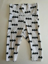 Batman Leggins Hose der Marke H&M GR. 68 beige mit Fledermaus Motiv schwarz