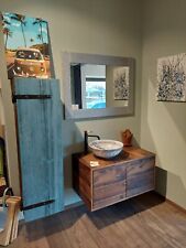 Badschrank mit Säule aus