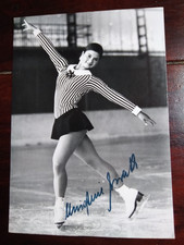 Alte Foto Autogrammkarte von Eiskunstläuferin Christine Errath DDR handsigniert