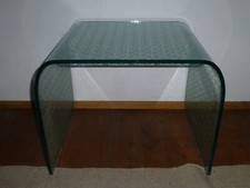 Massiver Design Glastisch - kleine Muster - Standfest u.a. für HiFi Anlage