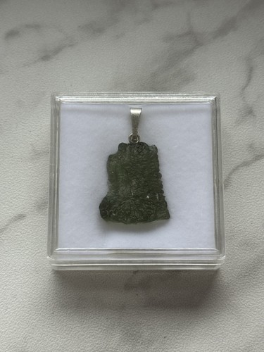 Natürlicher moldavit rohstein - natürlicher,