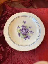 3 Porzellantellerchen mit Veilchenstrauß