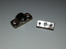 Schließe+Gegenstück Schrankklappe aus EMUD Musiktruhe (Chassis Senior 61)