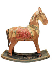 Antikes Holzpferd auf Wippe