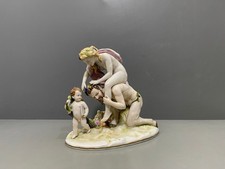 Scheibe-Alsbach Figur Frau im Akt huckepack auf Satyr Putto mit Panflöte 1.Wahl