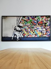 XXL Street-Art Leinwandbild im Banksy-Stil – Blickfang mit edlem Holzrahmen