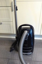 Miele Staubsauger S8730 S8 Serie mit Funk Handgriffsteuerung 2200W