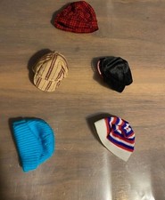 Kleines Konvolut Caps u