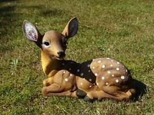 Gartenfigur Reh liegend Naturgetreue gestaltung aus Polyresin