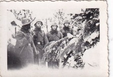 Foto - Soldaten mit Stahlhelm