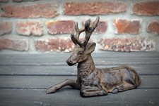 Hirsch Gusseisen liegend Dekofigur Geweih Landhausstil Jagd Jäger Weihnachtsdeko