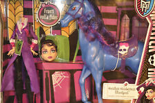 Monster High Headless Headmistress Bloodgood Modepuppe + Nightmare - BBK21 - Neu in OVP