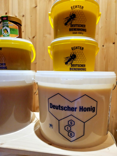 Blütenhonig direkt vom - ,