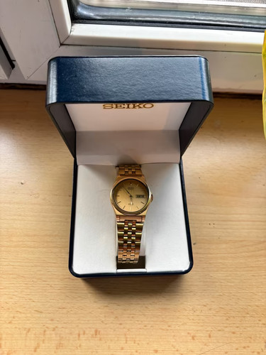 Seiko 100 quartz gold - quartz,