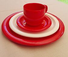 Emsa Gedeck in rot und weiß, bzw. gelb und weiß;  Campinggeschirr