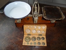 alte Waage mit Gewichten Antik Deko