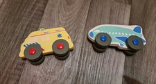 2x Holz Fahrzeuge