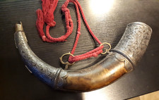 ANTIK Pulver flasche Horn Stier Horn Kupfer Messing Vorderlader Afrika  Arabisch