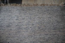 Design Wollteppich ein sehr schönes in hellen Grau gehaltener Wollteppich 3 x 2