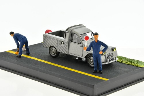 Citroen 2cv pick diorama - citroen,