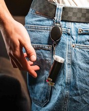 BIC Zipper | Feuerzeug Gürtel Befestigung | Ausziehbare Feuerzeugbefestigung