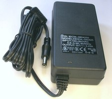 IEC34-0804250; Netzteil 8V 4,25A / Stecker 5,5/2,1