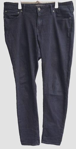 Levi slight curve us - slight, (us