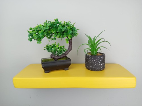 Grobes massives schwebendes