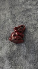 Roter Elefant Statue