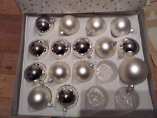 15 Christbaum Kugeln silber und matt weiß Christbaumkugeln 6 cm aus Glas