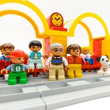 LEGO® DUPLO® XXL Bahnsteig mit Oma, Opa, Enkel, Hund Figuren Vintage nerdycustom