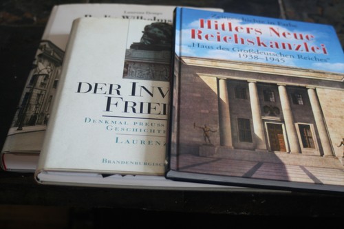 Drei großformatige bücher - drei,