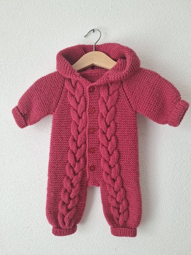 Selbstgestrickter overall mit - selbstgestrickter,