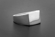 Herren Eckig Signet Statement