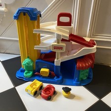 Vintage Fisher Price Little People Racin’ Rampen Auto Garage Parkplatz 90er 