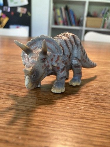 Schleich triceratops