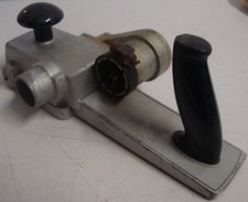 AEG Hand und Tischhobel HTH