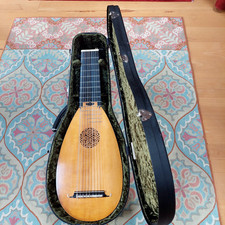 Laute ( Knickhals-Laute ). 9-chörig. Ahorn / Fichte . mit Koffer