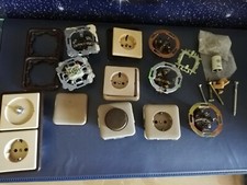 Alte braune Kopp Steckdosen