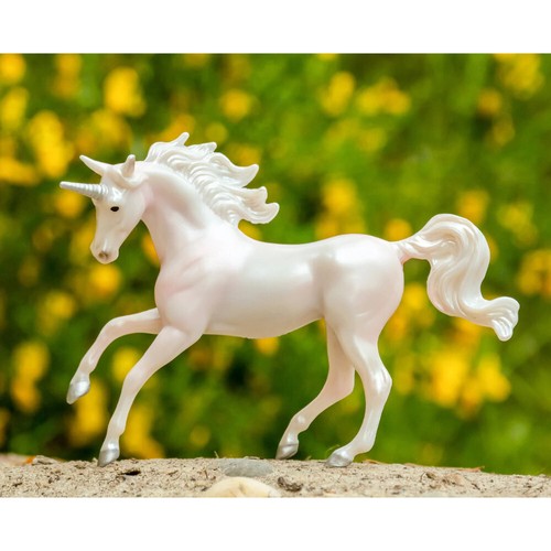 Breyer stablemates 6928 pearl - breyer,