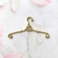 10 St. Maßstab 1:12 Puppenhaus Miniatur Kleiderbügel Vintage Schrank Zubehör