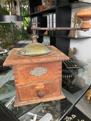 Schöne alte kaffeemühle von - schöne,