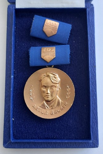 Medaille artur becker - artur,
