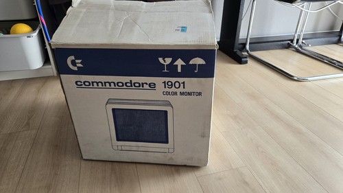 Commodore 1901 monitor - 1901, mit