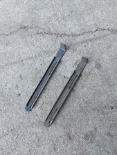 Haltestifte Scheinwerfer Ford